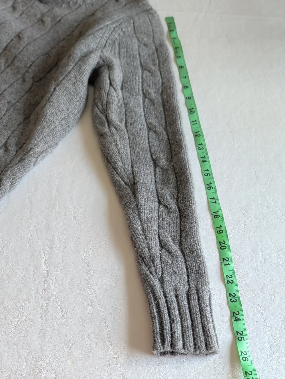 J. Crew 100% Lambswool Gray Cable Knit Long Sleeve Sweater Size Medium
